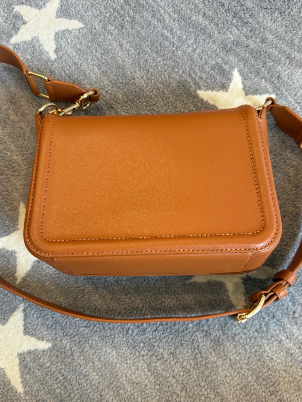 MARC JACOBS Messenger Crossbody
Bag in Smoked Almond - Picture 5 of 15